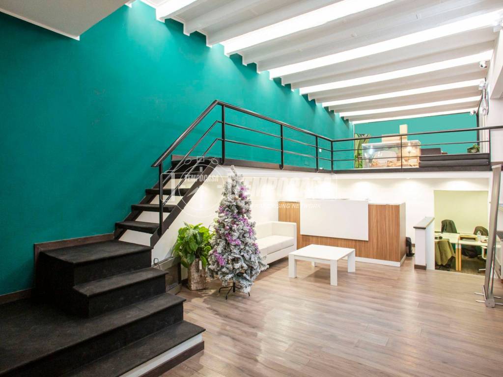 ufficio in vendita a Milano in zona Isola