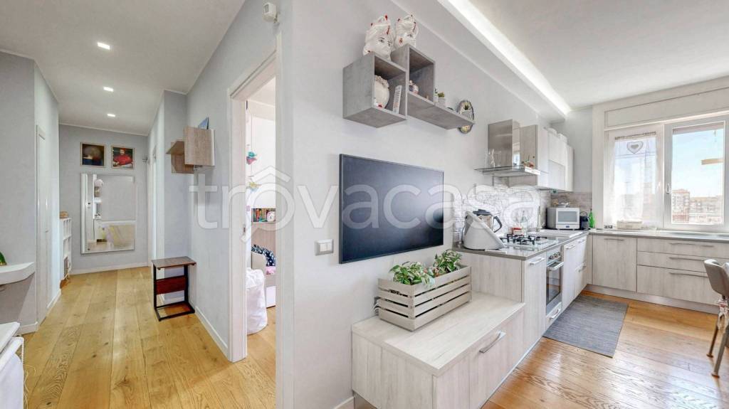 appartamento in vendita a Milano in zona Cascina dei Pomi