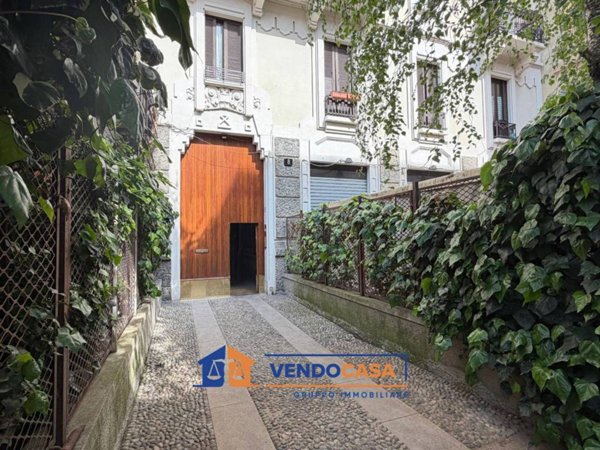 locale commerciale in vendita a Milano in zona Isola