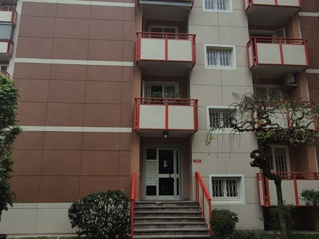 appartamento in vendita a Milano in zona Chiesa Rossa