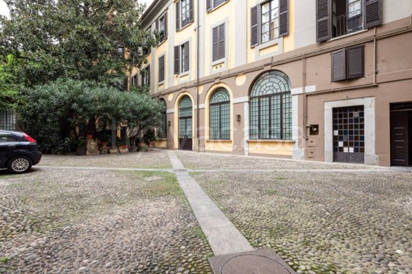 appartamento in vendita a Milano in zona Sant'Ambrogio