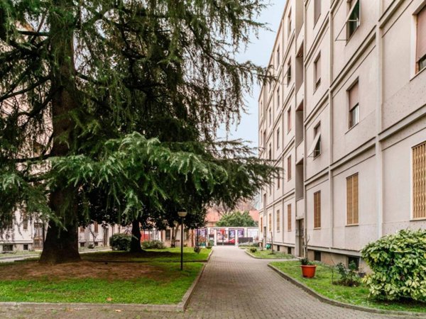appartamento in vendita a Milano in zona Adriano