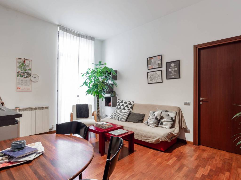 appartamento in vendita a Milano in zona Vigentino