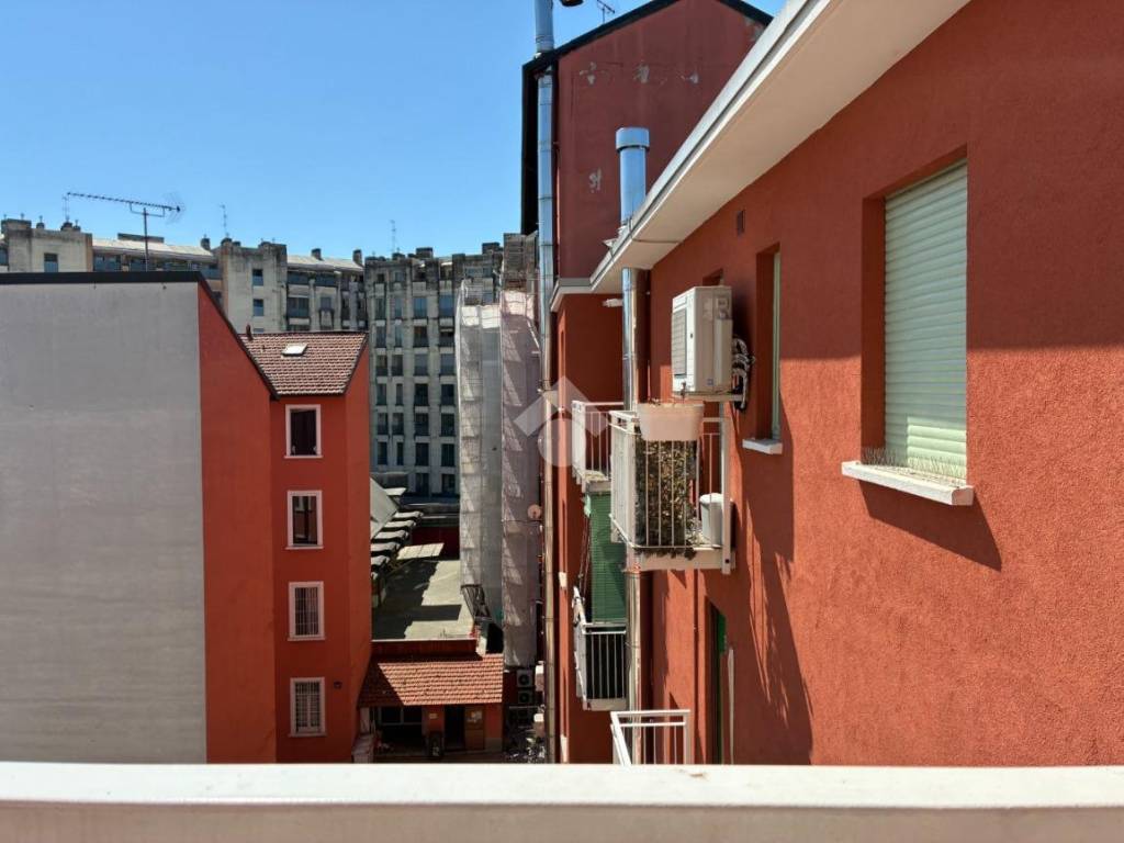 appartamento in vendita a Milano in zona Chiesa Rossa