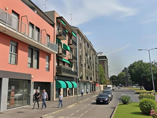 negozio in vendita a Milano in zona Trenno