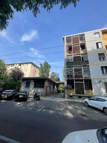 appartamento in vendita a Milano in zona Corvetto