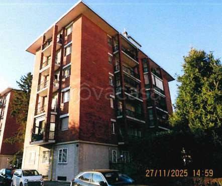 appartamento in vendita a Milano in zona Adriano