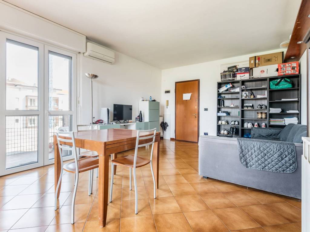 appartamento in vendita a Milano in zona Adriano