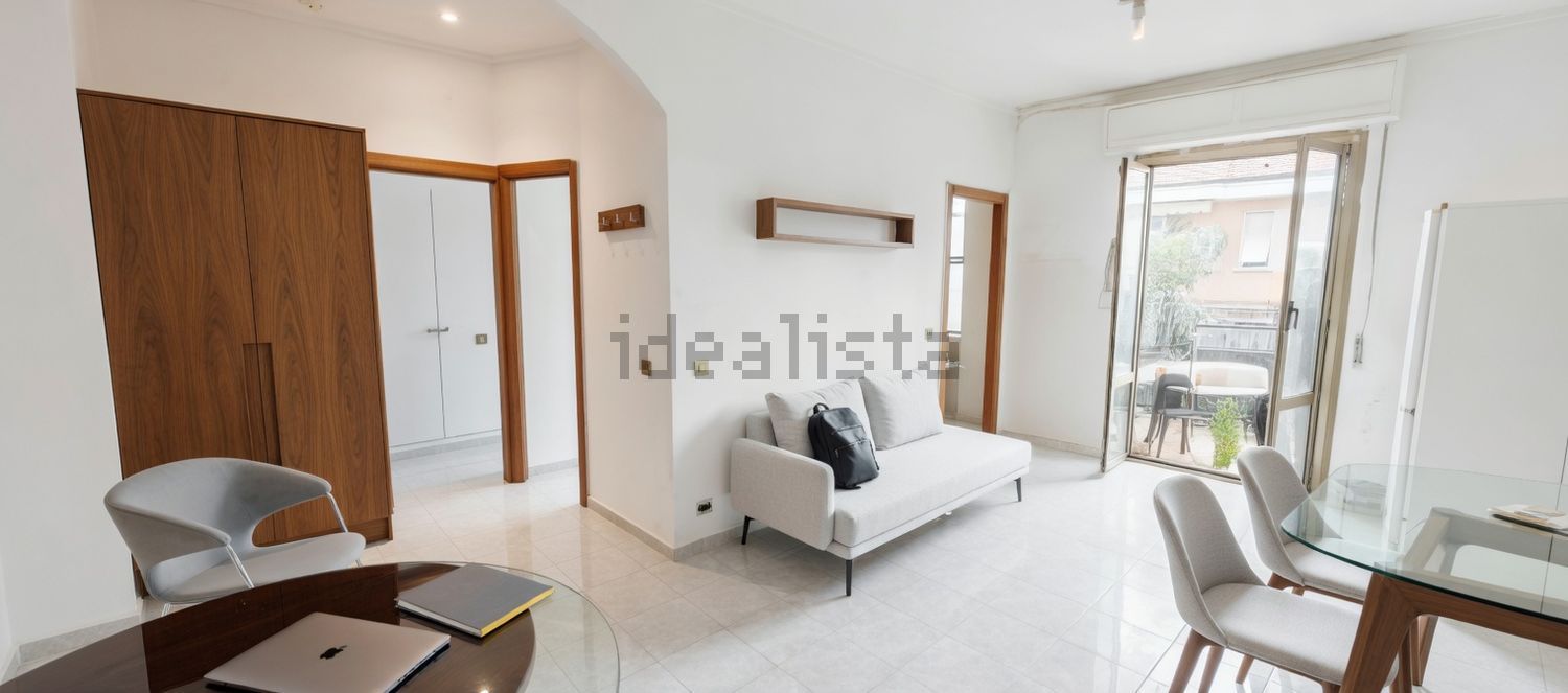 appartamento in vendita a Milano in zona Lorenteggio