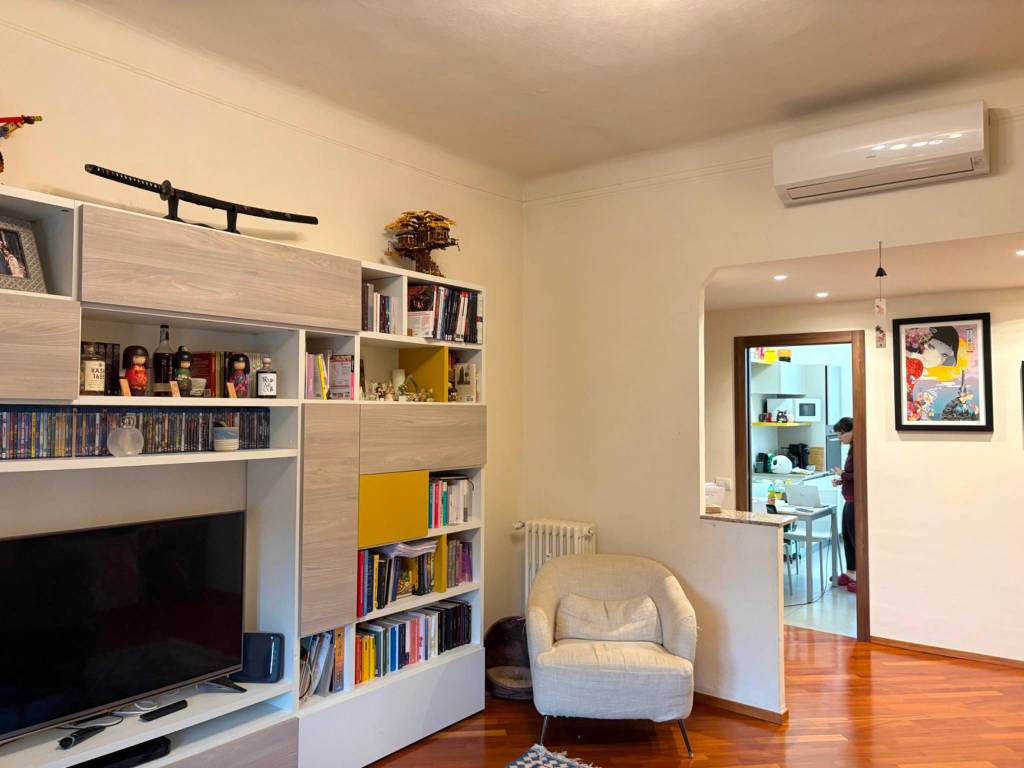 appartamento in vendita a Milano in zona Lorenteggio