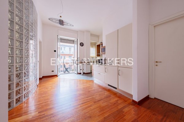 appartamento in vendita a Milano in zona Porta Nuova