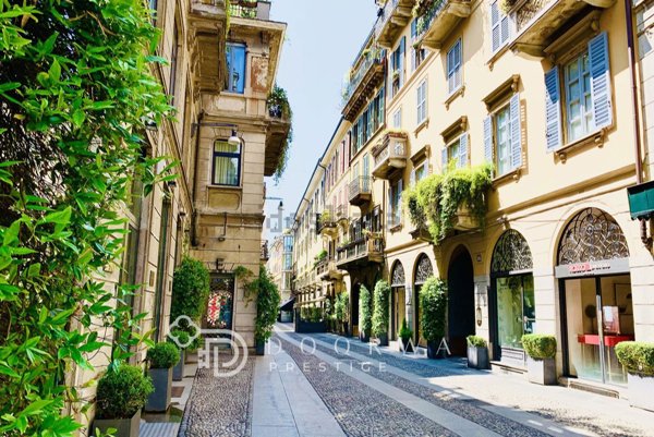 appartamento in vendita a Milano in zona Brera