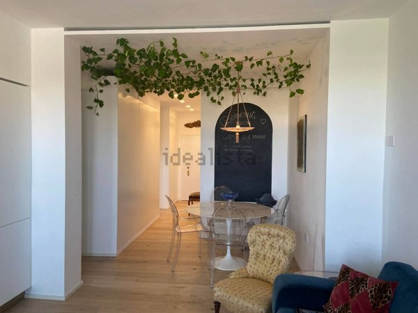 appartamento in vendita a Milano in zona Lorenteggio