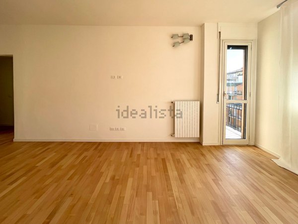 appartamento in vendita a Milano in zona Piazzale Lodi