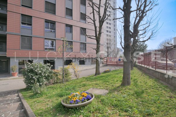 appartamento in vendita a Milano in zona Niguarda