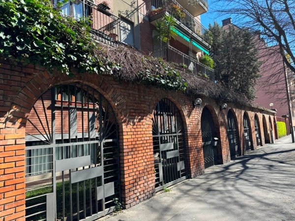appartamento in vendita a Milano in zona Rembrandt