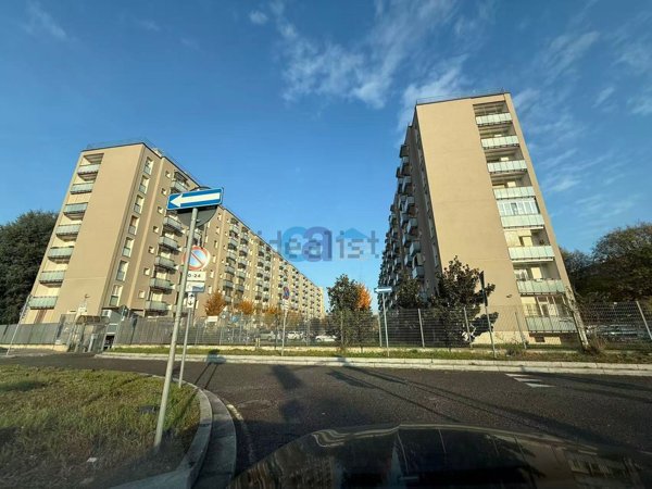 appartamento in vendita a Milano in zona Quarto Oggiaro