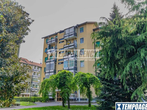 appartamento in vendita a Milano in zona Quarto Oggiaro