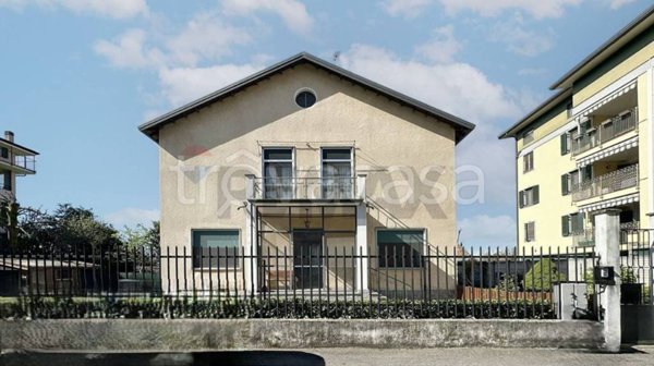 casa indipendente in vendita a Milano in zona Baggio
