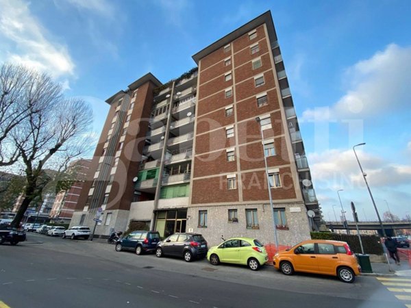 appartamento in vendita a Milano in zona Famagosta
