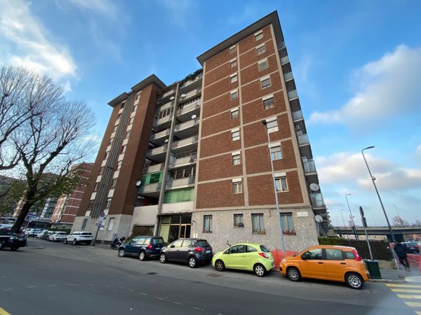 appartamento in vendita a Milano in zona Torretta