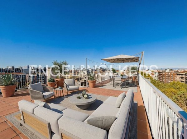 appartamento in vendita a Milano in zona Il Portello