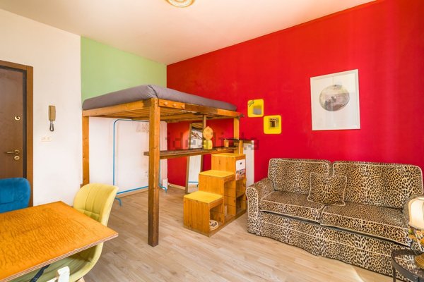 appartamento in vendita a Milano in zona San Cristoforo