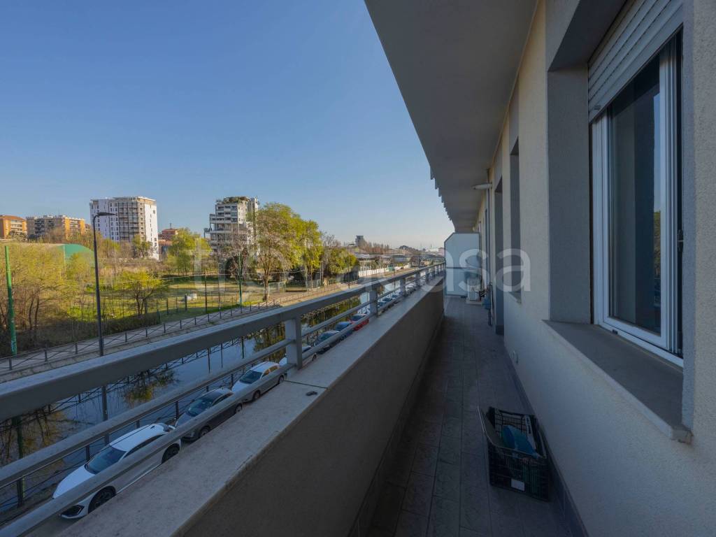 appartamento in vendita a Milano in zona Restocco Maroni