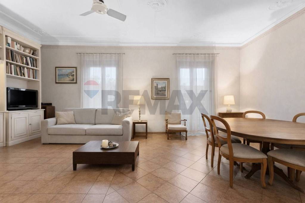 appartamento in vendita a Milano in zona Centro Direzionale