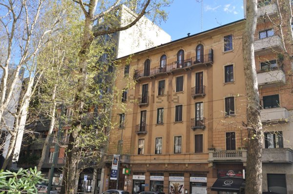 appartamento in vendita a Milano in zona Lorenteggio