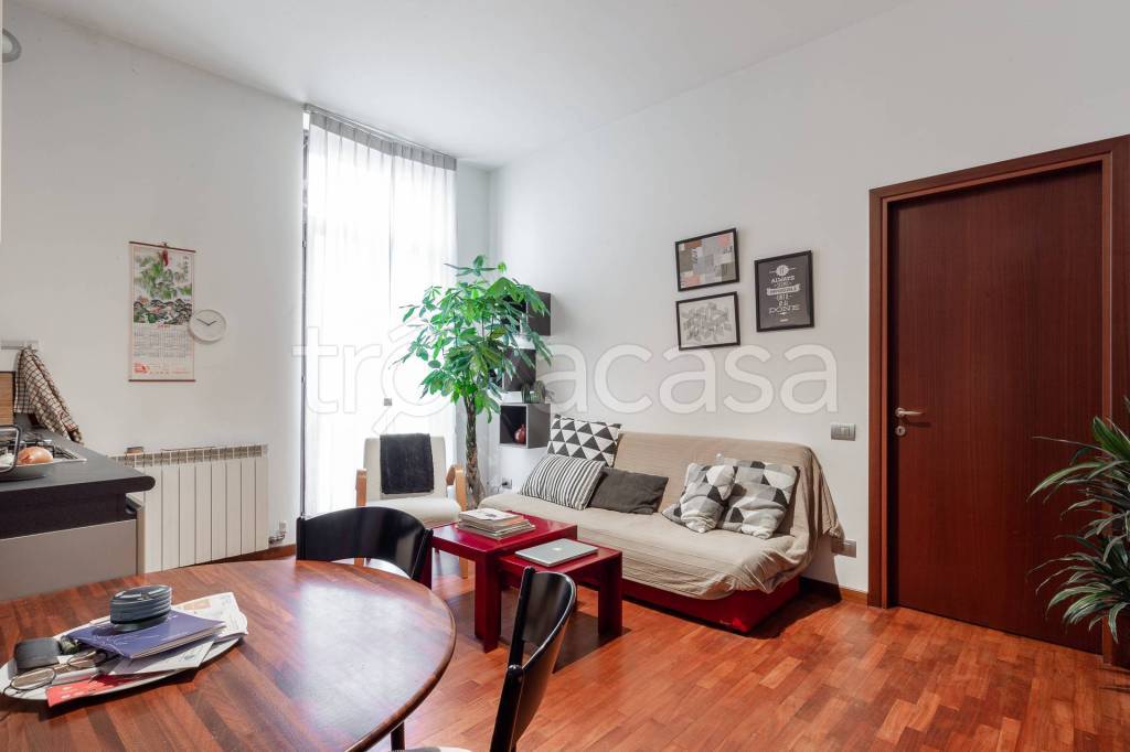 appartamento in vendita a Milano in zona Vigentino