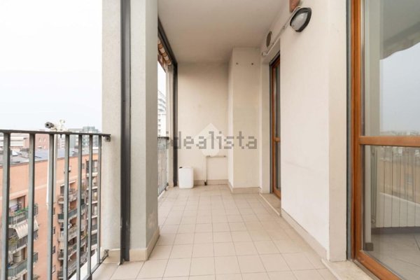 appartamento in vendita a Milano in zona Lorenteggio