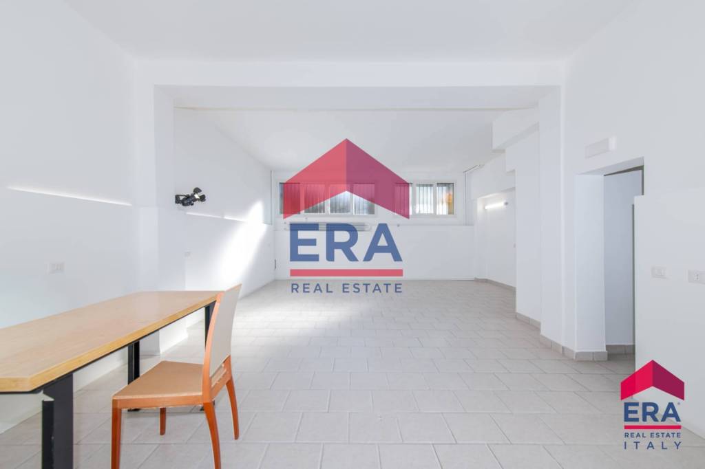 negozio in vendita a Milano in zona Affori