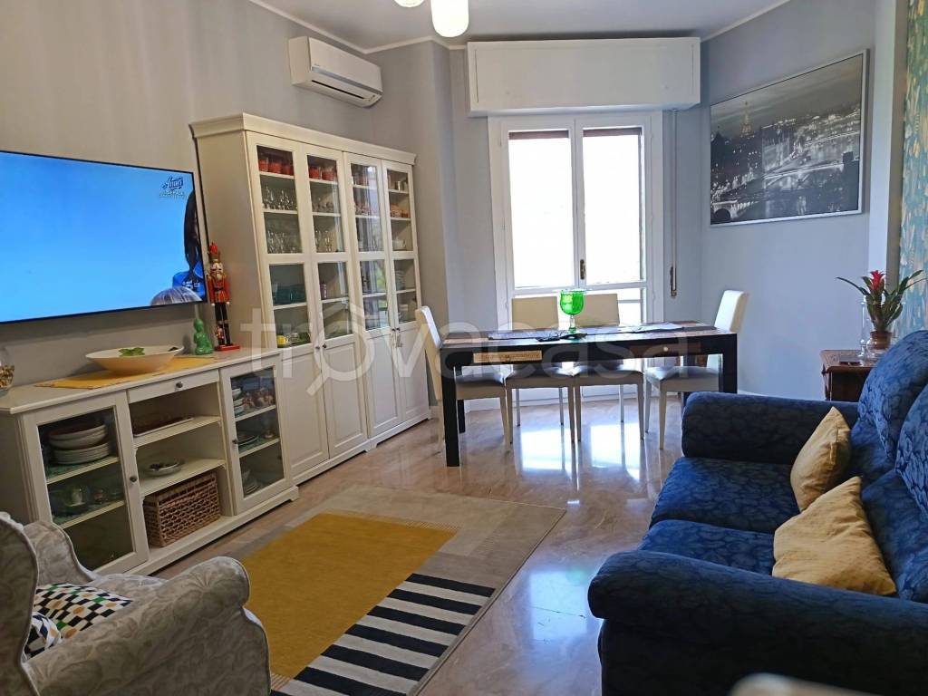 appartamento in vendita a Milano in zona Lorenteggio