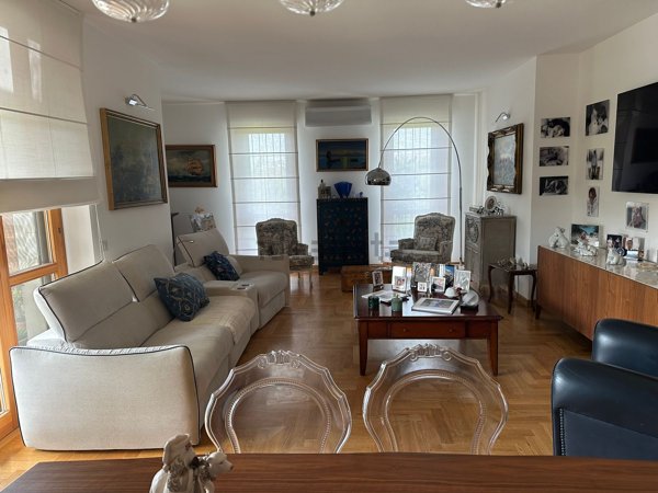 appartamento in vendita a Milano in zona Famagosta