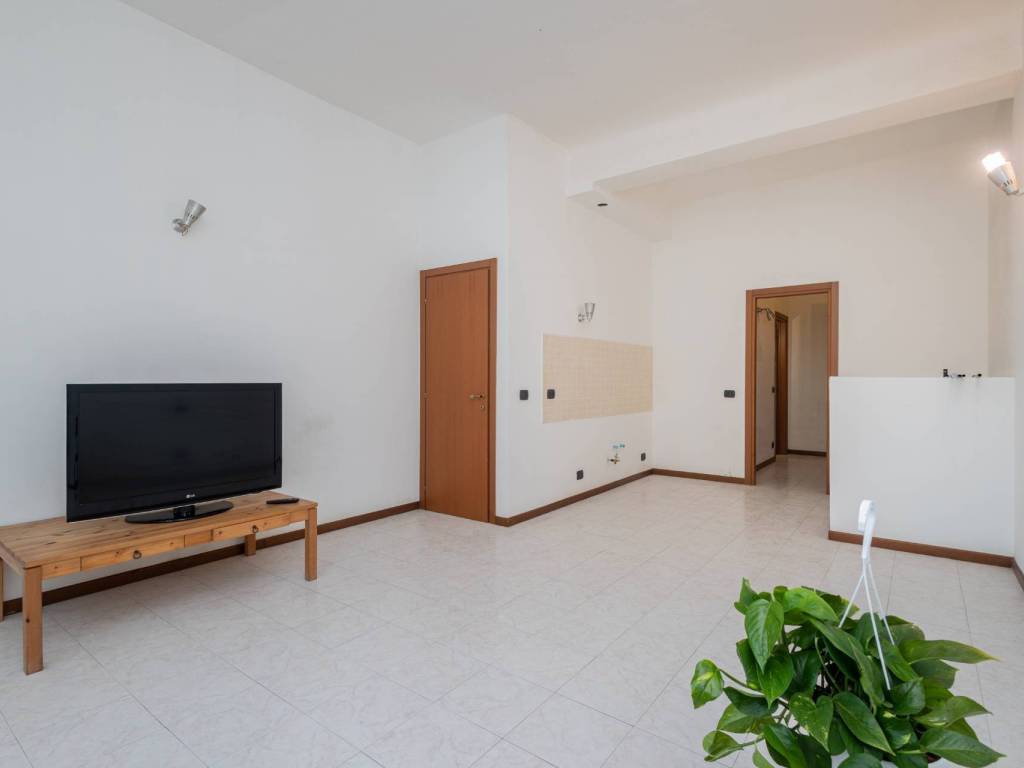 appartamento in vendita a Milano in zona Stadera