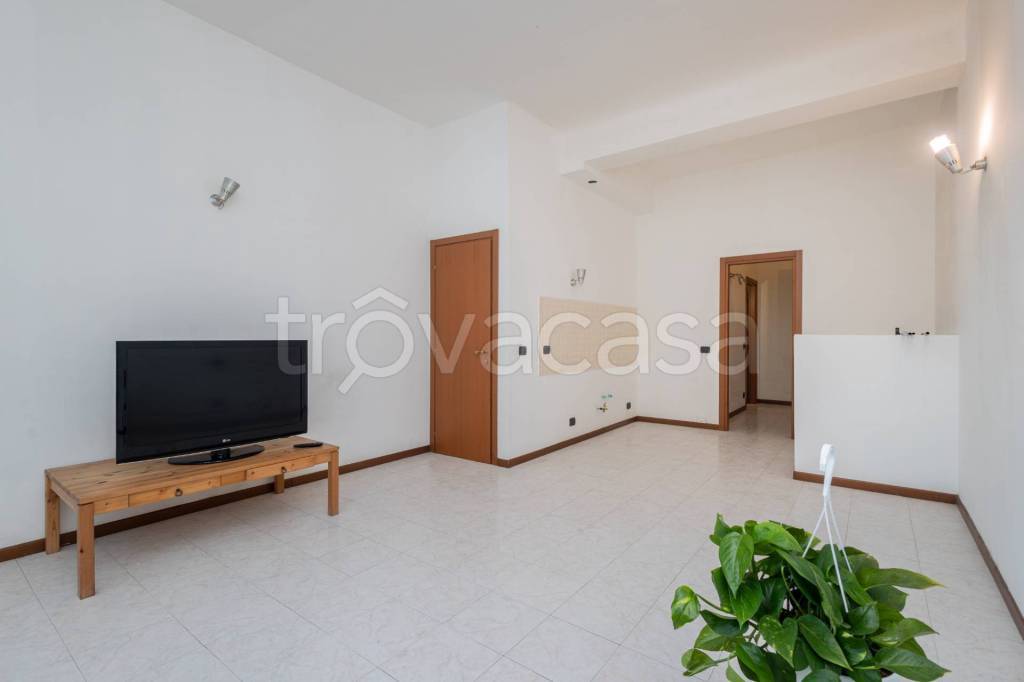 appartamento in vendita a Milano in zona Stadera