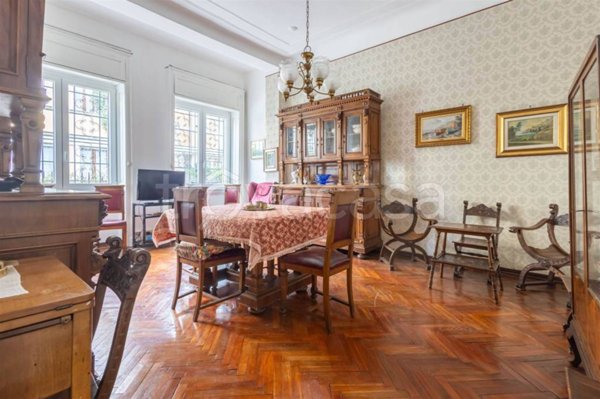 casa indipendente in vendita a Milano in zona Corsica
