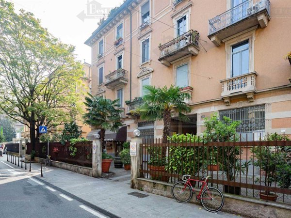 appartamento in vendita a Milano in zona Guastalla