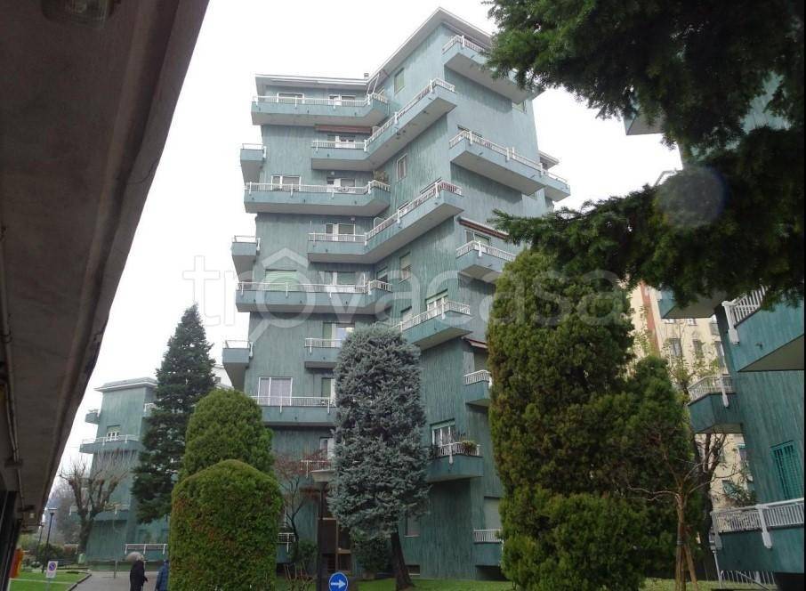 appartamento in vendita a Milano in zona Restocco Maroni
