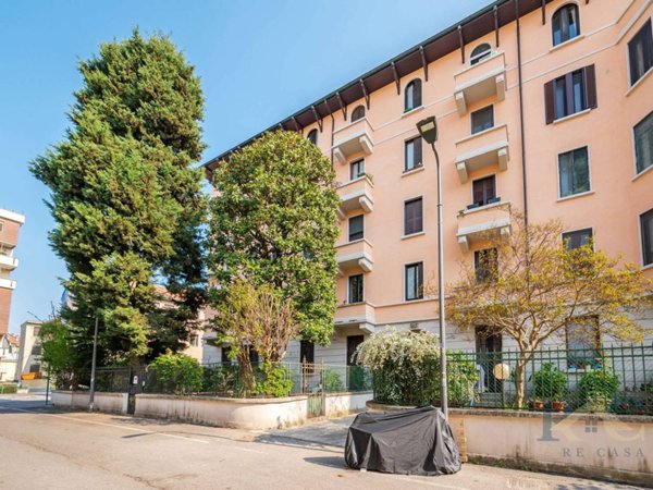 appartamento in vendita a Milano in zona Piazzale Lodi