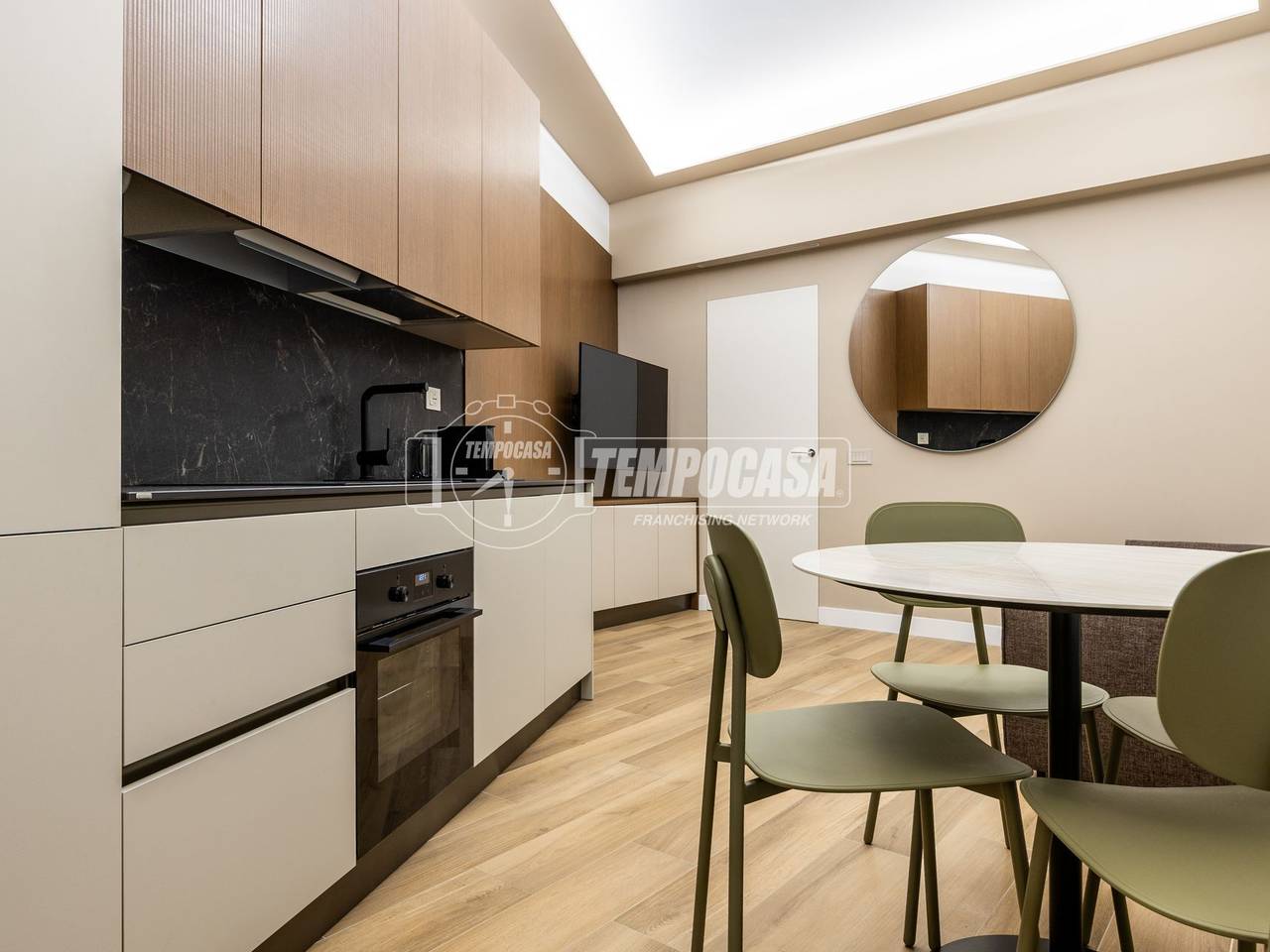 appartamento in vendita a Milano in zona Porta Nuova