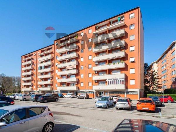 appartamento in vendita a Milano in zona Gallaratese