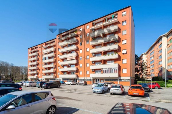appartamento in vendita a Milano in zona Gallaratese