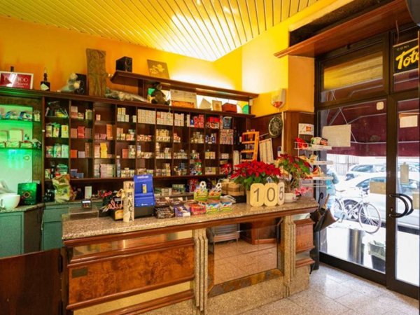 negozio in vendita a Milano in zona Ghisolfa