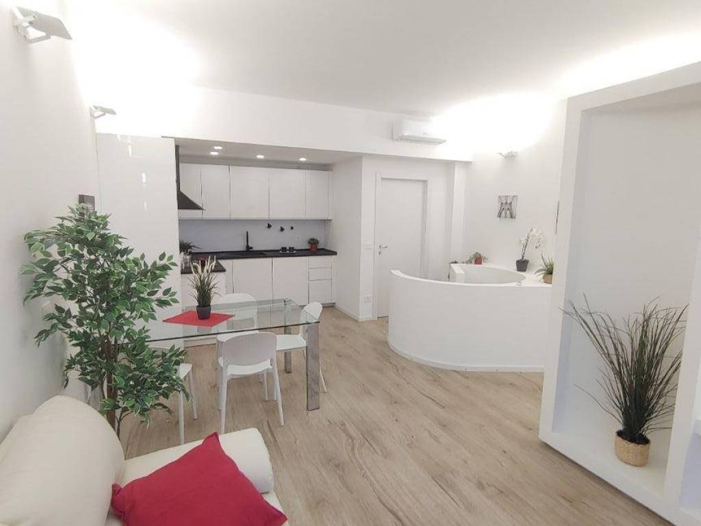 appartamento in vendita a Milano in zona Barona