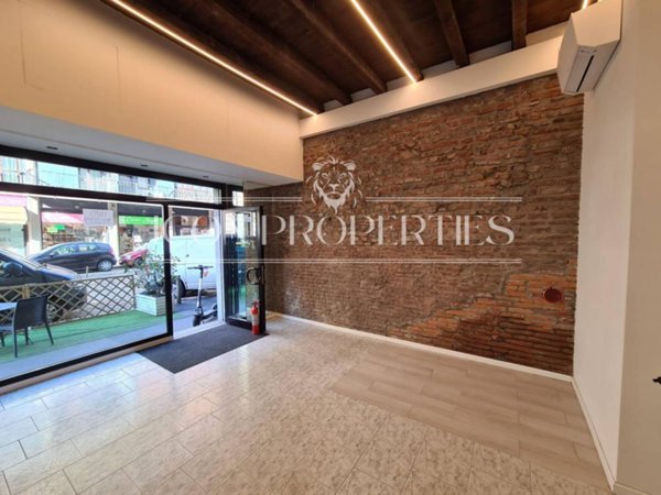 negozio in vendita a Milano