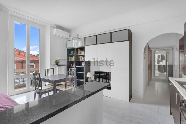 appartamento in vendita a Milano in zona Porta Genova