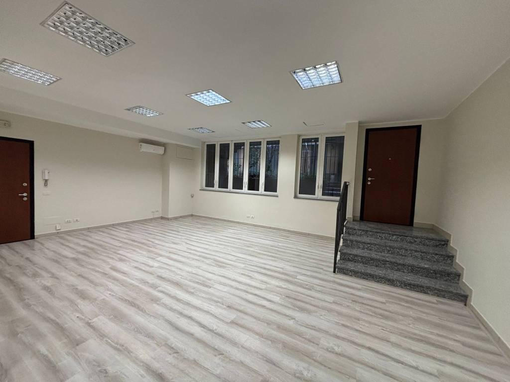 ufficio in vendita a Milano in zona Porta Venezia