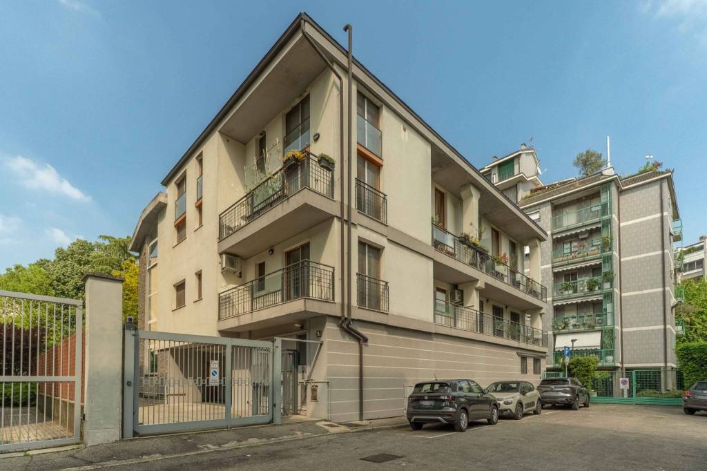 appartamento in vendita a Milano in zona Chiesa Rossa